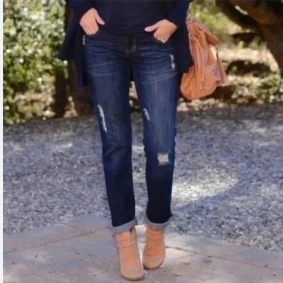 CAbi Slim Boyfriend Distressed Cropped Jeans Size 8 Runs Big - Picture 3 of 6